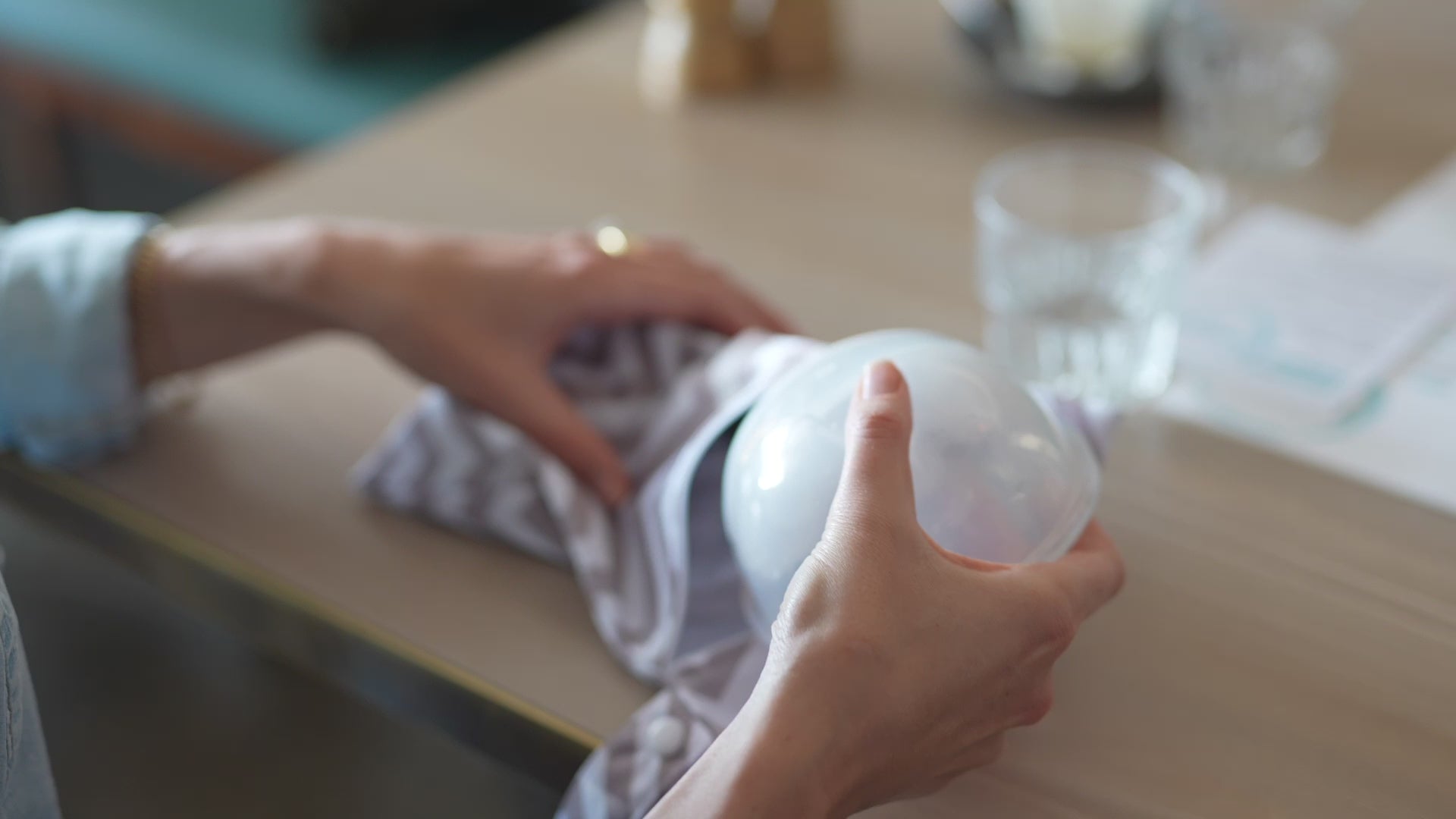 Bubka Move Double Electric Wearable Breast Pump is discreet, quiet and anatomically shaped breast pump designed to move with you. There is only 4 easy-to-assemble parts. Save time instantly & experience discreet, hands-free, hospital-grade pumping performance.